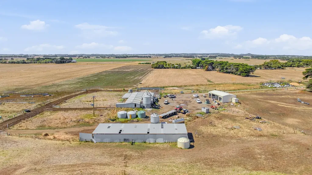 Kirkstall  High production Dairy Farm