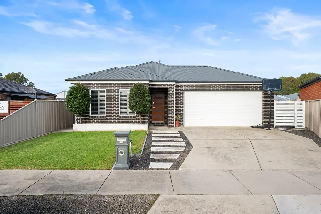 Wangaratta 4ห้องนอน Spacious Family Living with Room to Entertain