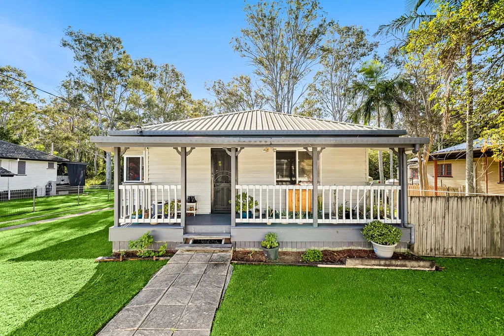 Sunnybank 2chambre Charming Queenslander on a Prime 607m² South-Facing Block with Endless Potential