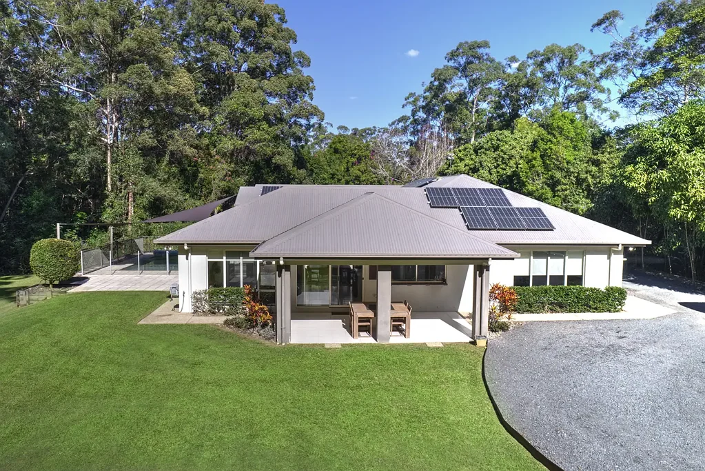 Glenview 5침실 Spacious Family Oasis with Dual Living on 2.5 Private Acres