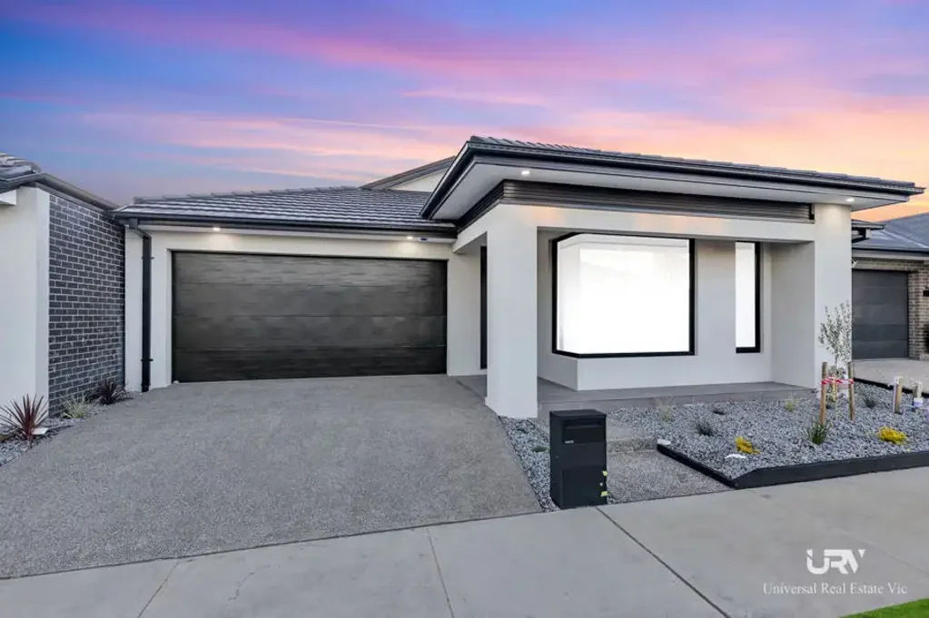 Mickleham 4ห้องนอน Modern Elegance and Low Price !! Make This House your Home !!