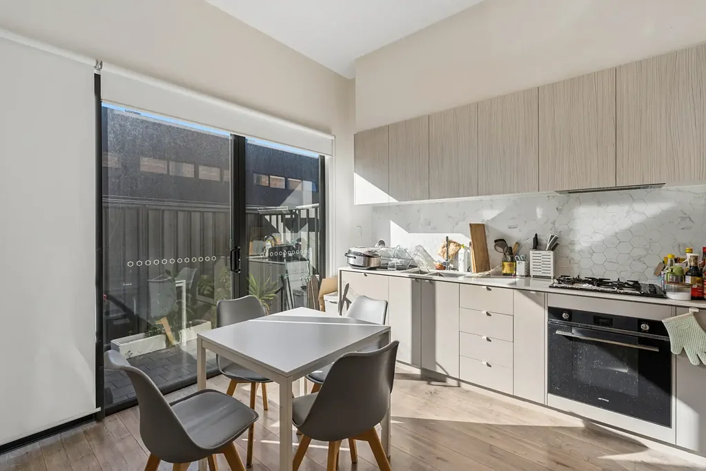 Kent Town 3Kwarto Architecturally Designed, City-Fringe Lifestyle