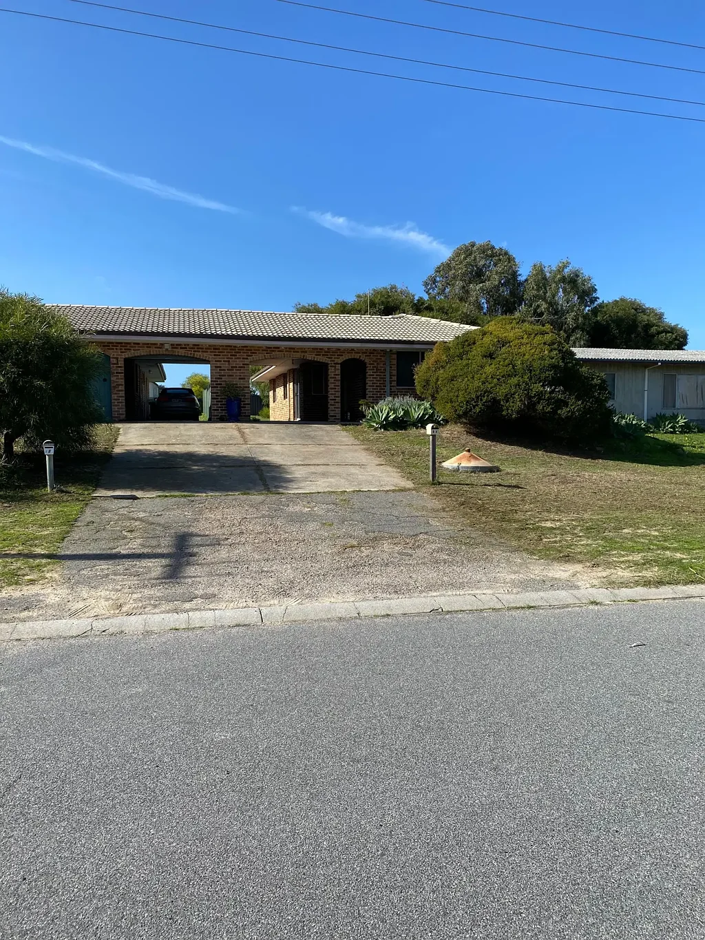 Golden Bay 3 Bedroom Original 3x1 duplex only one street from the beach