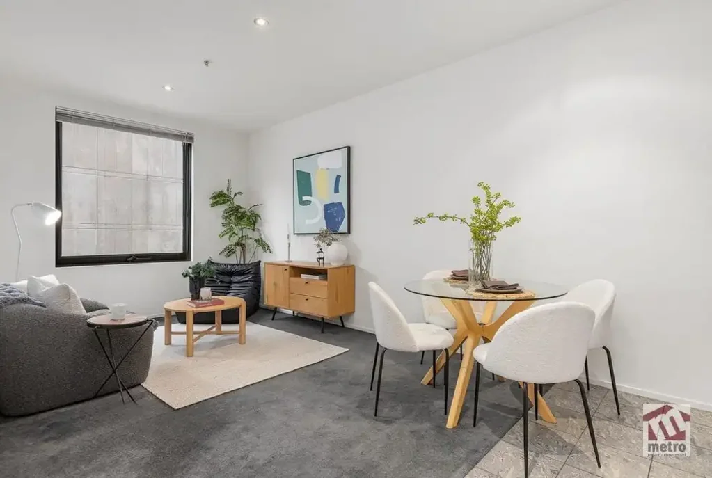 RIDE, WALK OR RUN TO WORK! ONE BEDROOM PLUS STUDY!