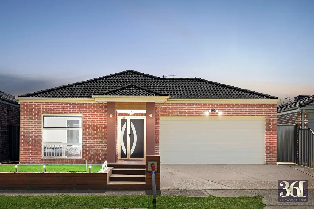 Tarneit 4房 宽敞476sqm地块 主卧带步入式衣帽间 现代厨房不锈钢电器 开放式起居区 充满自然光 双车位遥控车库 低维护花园娱乐空间 步行可达学校公园 Spacious Family Living in a Sought-After Location!!!!