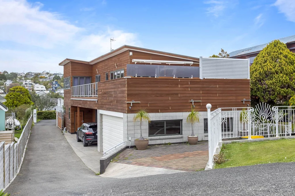 5 Minute Walk To The Beach