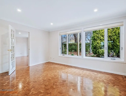 10 Macalister Crescent, Curtin, ACT 2605, 5房, 2浴, House