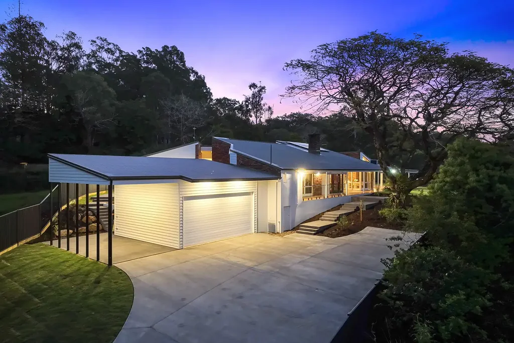 Burnside 6कमरा Lifestyle Masterpiece: Views, Dual Living, Parklike 1/2 Acre!