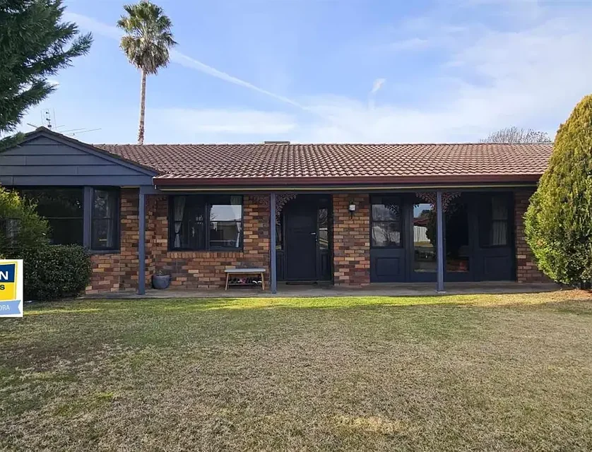 24 Cutler Avenue, Cootamundra, Riverina, 3 rūma, 1 rūma horoi, House