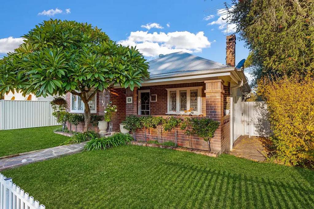 Windsor 3房  Charming Windsor Cottage with Detached Retreat