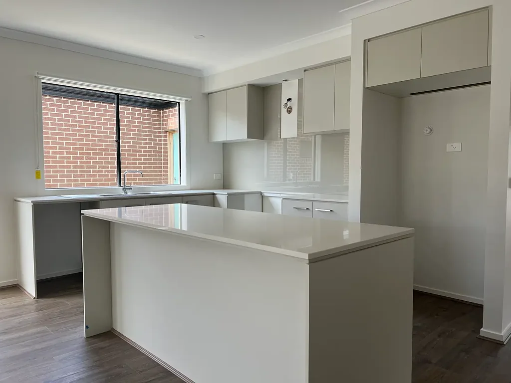 Close to all amenities/ walking distance to the school!