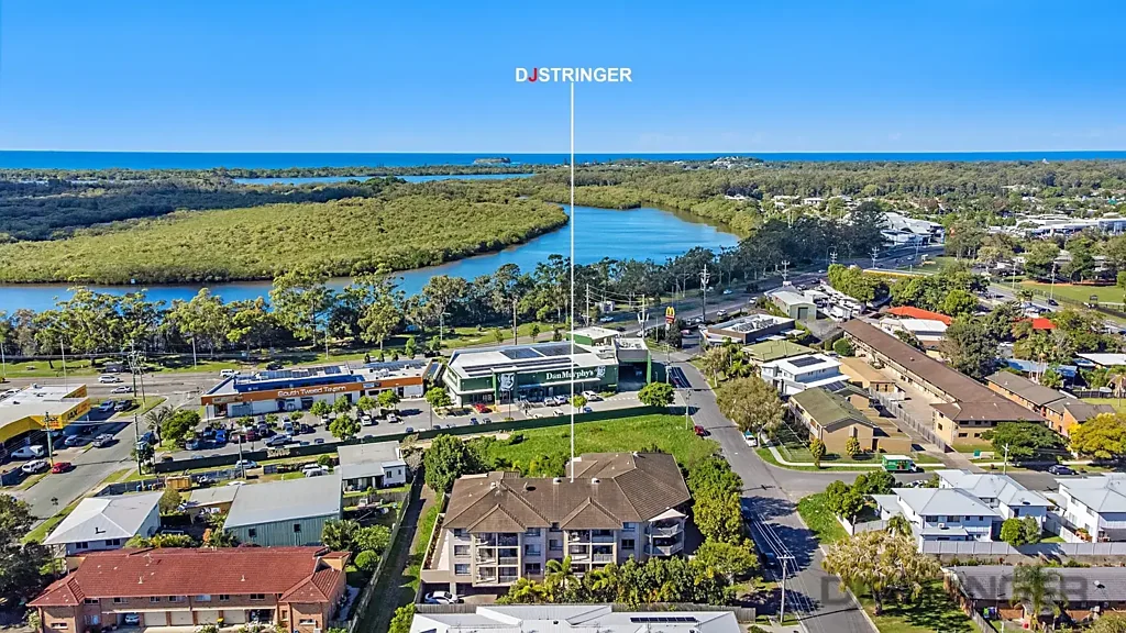 Tweed Heads South 2 Bedroom Sunlit Top-Floor Unit Offering Prime Location & Coastal Lifestyle