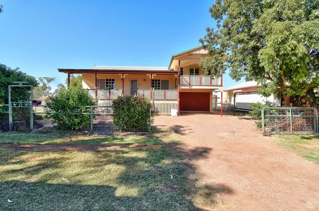 142 Cassowary street, Longreach, QLD 4730