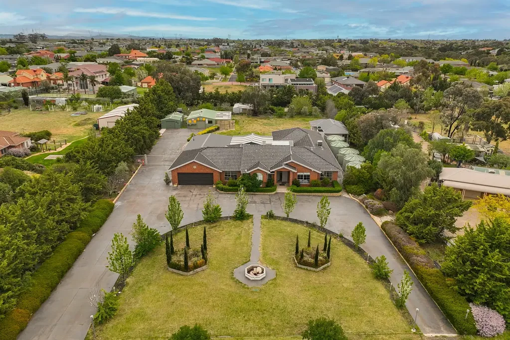 Hillside 5ਬੈੱਡਰੂਮ A Landmark Lifestyle in the Prestigious Sugar Gum Farm Estate.