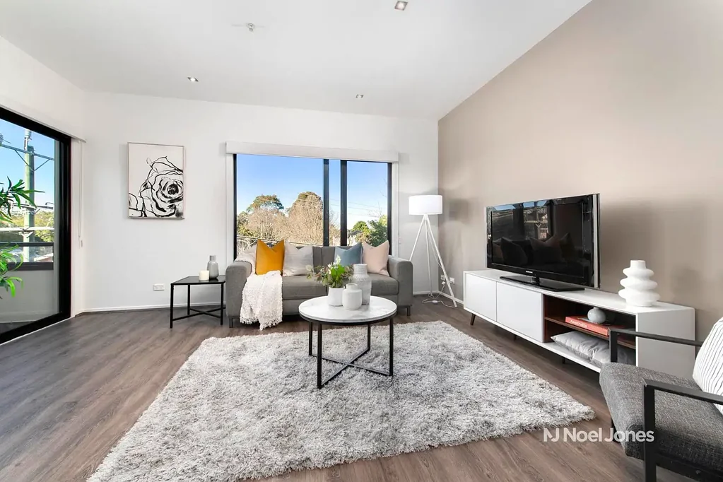 Box Hill 2બેડરૂમ Top-Floor Living with 100sqm (Approx) of Freshly Renovated Space