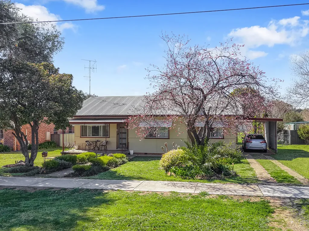 Gulgong 3બેડરૂમ CHARMING HOME WITH SPACE TO GROW
