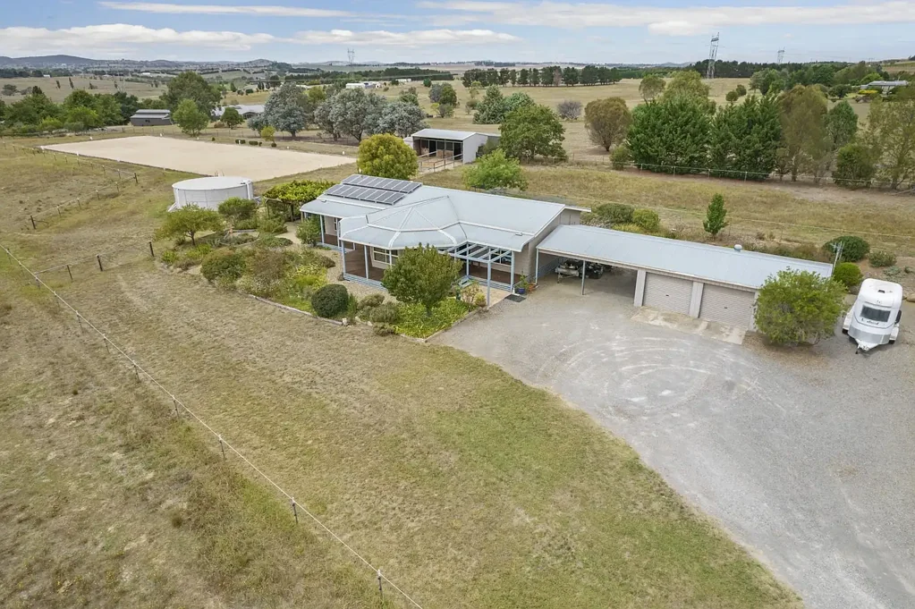6 Hamilton Drive, Yass, NSW 2582
