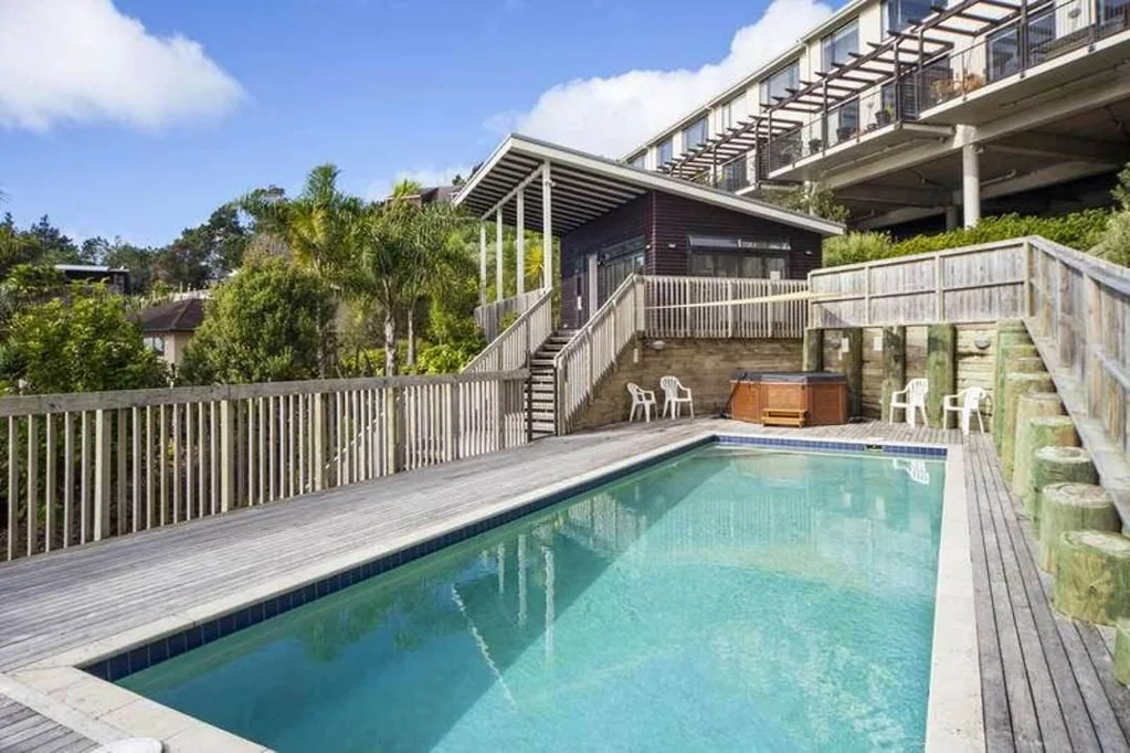 Gulf View Estate  Browns Bay