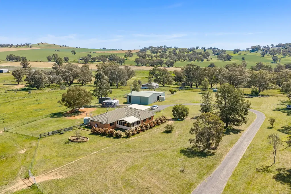 Canowindra GREAT HOME – BIG SHED – 12.47 ACRES
