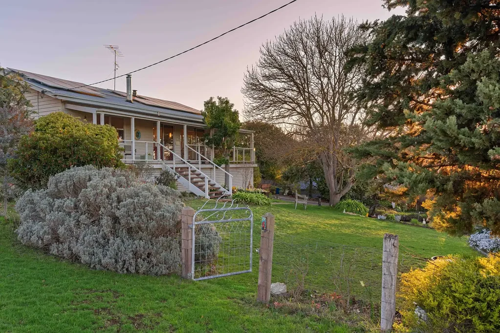 Clunes 4બેડરૂમ Elevated Charm & Breathtaking Views