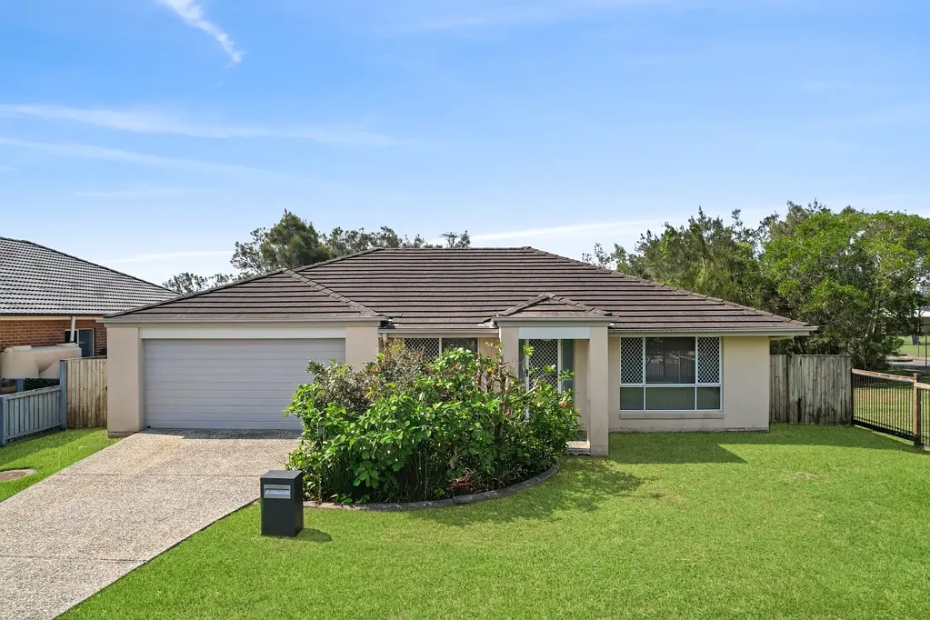 2 Coffey Court, Beachmere, QLD 4510