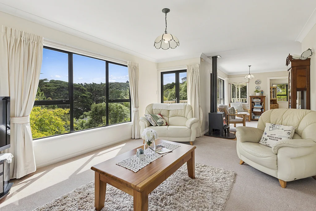 Whitby 4침실 VENDOR READY TO SEE OFFERS – BEO $895,000