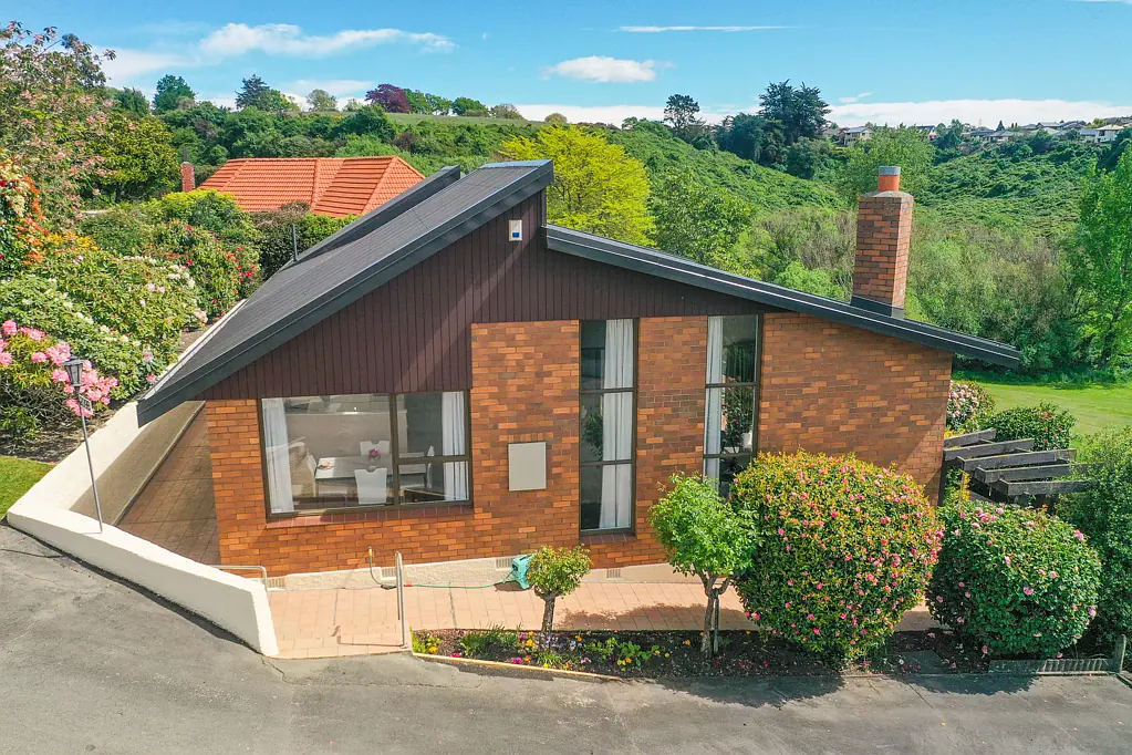 Highfield 3房  Unique Home; Excellent Outlook & Privacy