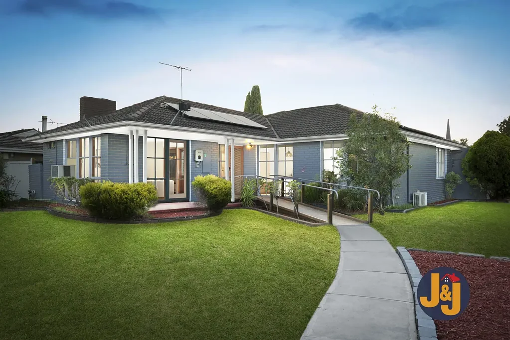 Gladstone Park 4Kwarto Live in, renovate, or unlock development potential