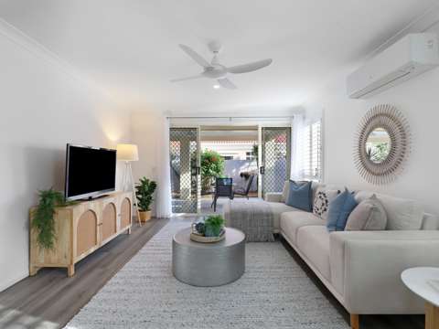 Robina 3 Bedroom Stylish Single-Level Stunner in Eastlake Estate - Relaxed Luxury Living