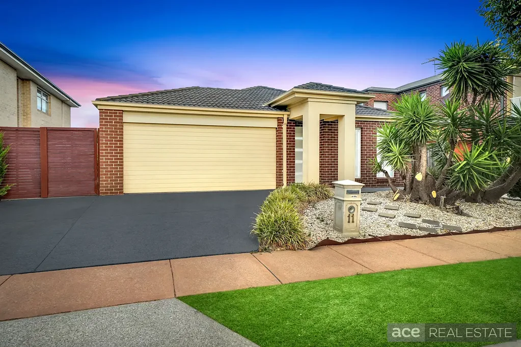 Impressive Family Sanctuary With Wide Side Gate Access