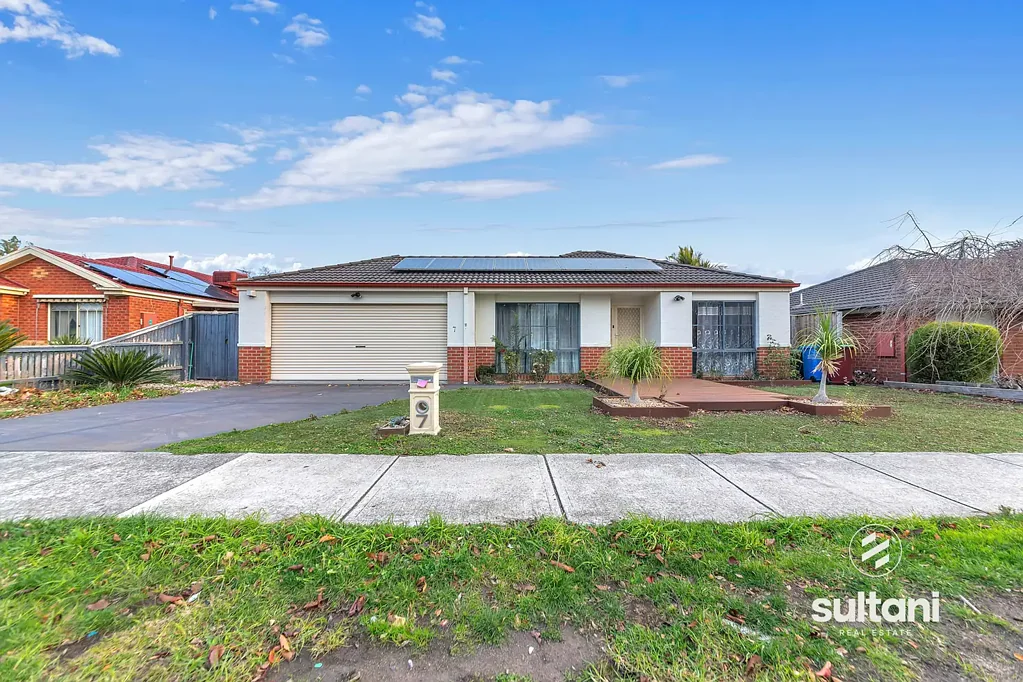 Stunning 4‑Bedroom Family Home in Prime Narre Warren South Location