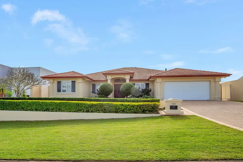 6 Torquay Place, Arundel, QLD 4214