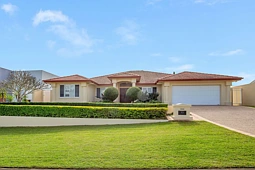 6 Torquay Place, Arundel