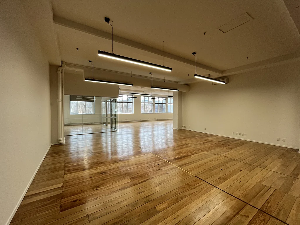 Parnell  Character office in the Saatchi & Saatchi Building