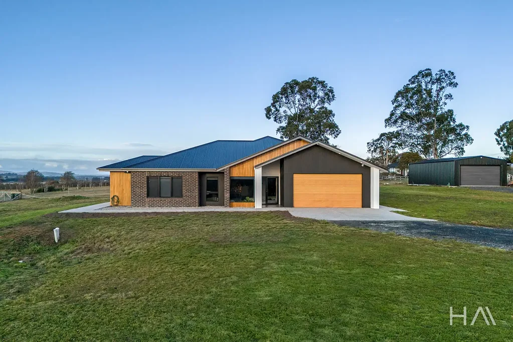 Westbury 4 Bedroom A Modern Escape with Space, Light and Views