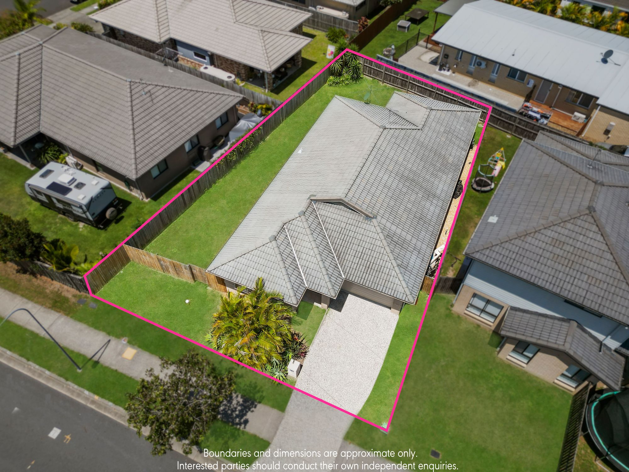 4 CHARLES AV, PIMPAMA QLD 4209, 0房, 0浴, House