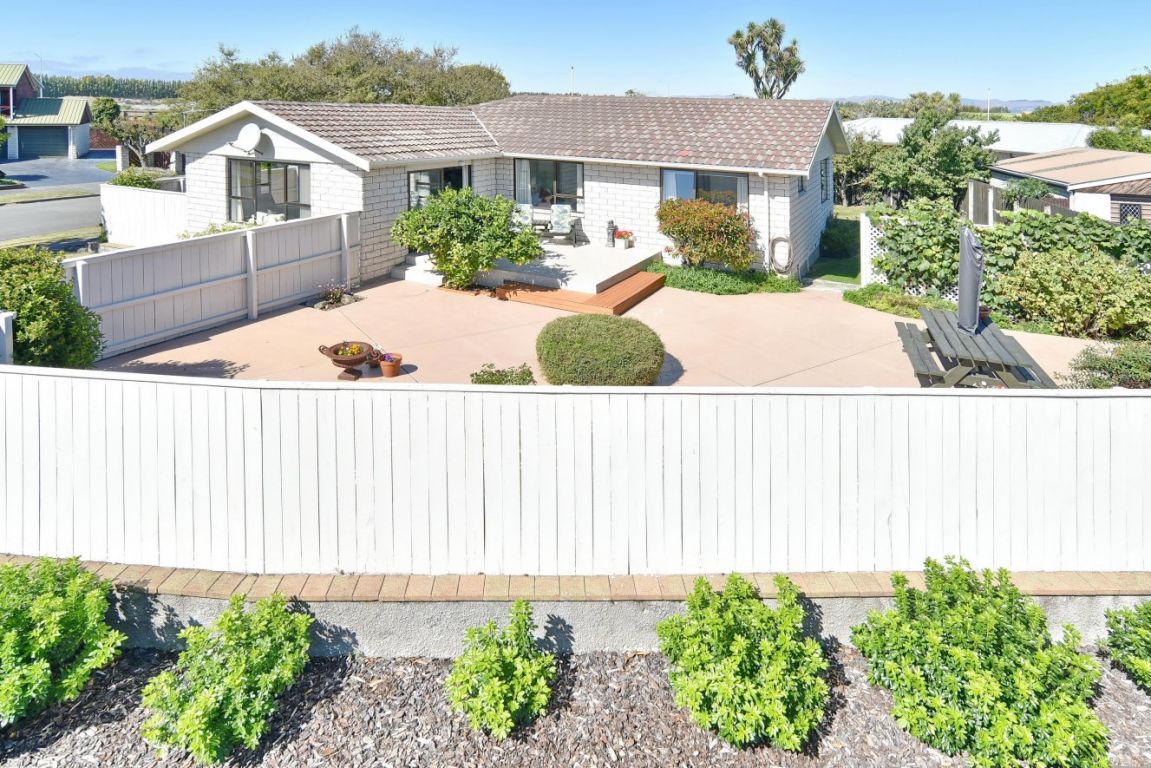 4 Sonning Place, Redwood