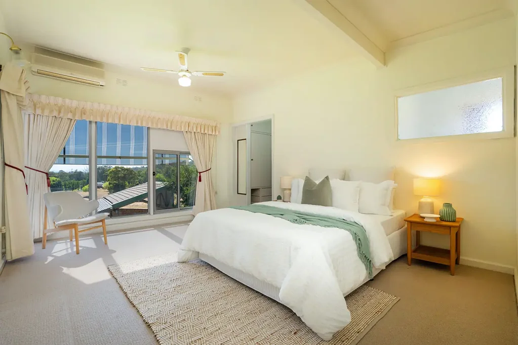 Hamilton Valley 4房  A Rare Semi-Rural Offering with Space, Comfort and Endless Potential