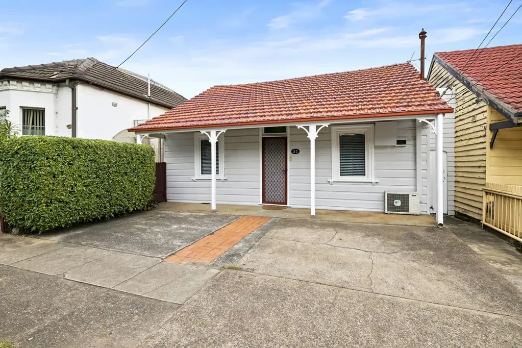 Ashfield 3 Bedroom Connected Living in the Heart of Ashfield