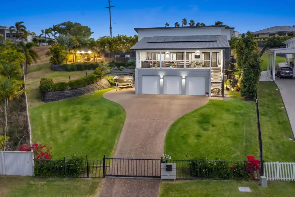 Yeppoon 3房  Rare Half-Acre Ocean View Retreat