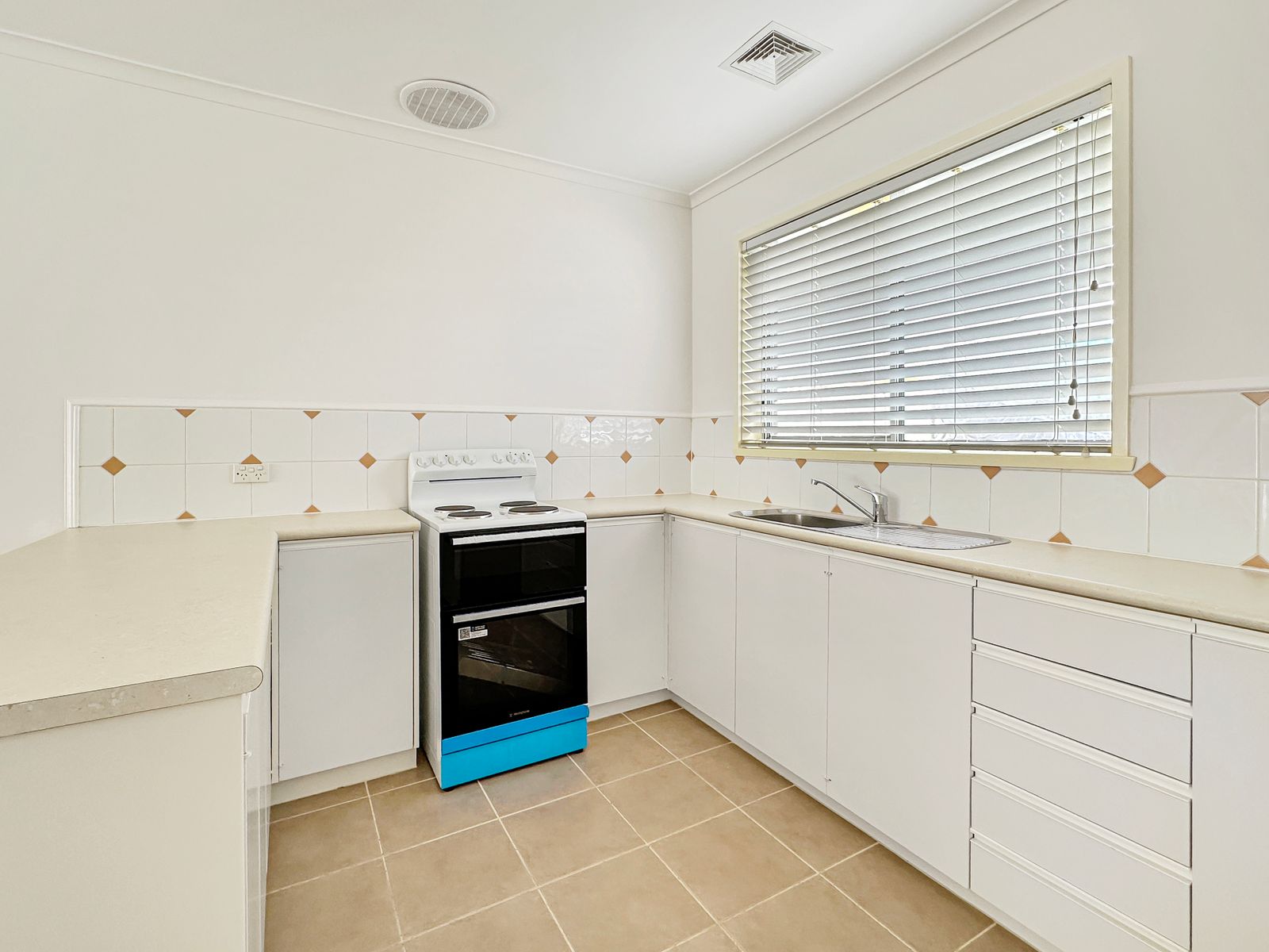 UNIT 4 32 BROUGHAM ST, MARYBOROUGH VIC 3465, 0 habitaciones, 0 baños, Unit