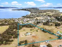 15 Roaring Beach Road, South Arm