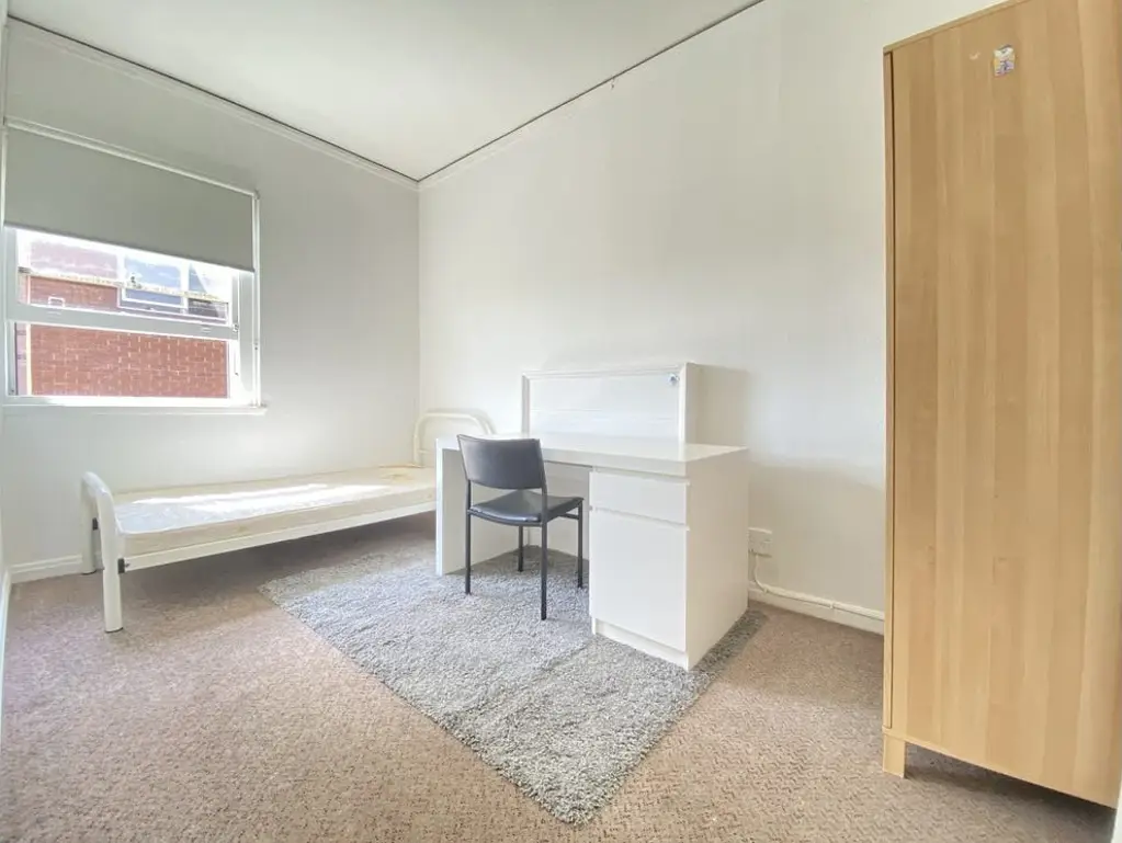 Walk to UNSW, partially furnished, can be used as a three-bedroom