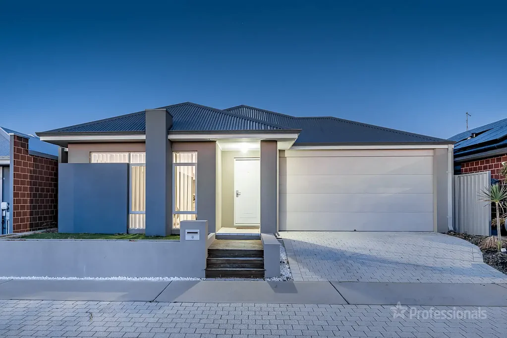 6 Prussian Way, Eglinton, WA 6034