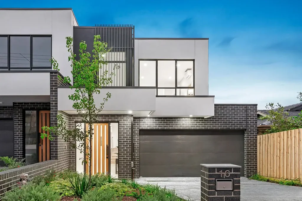 Doncaster 4 Slaapkamer Brand New Designer Home in Prime Walk-to-Everything Location