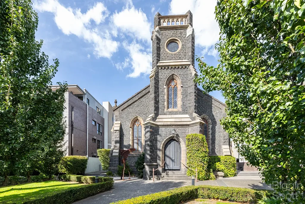 Stylish One-Bedroom Apartment in Vibrant St Kilda