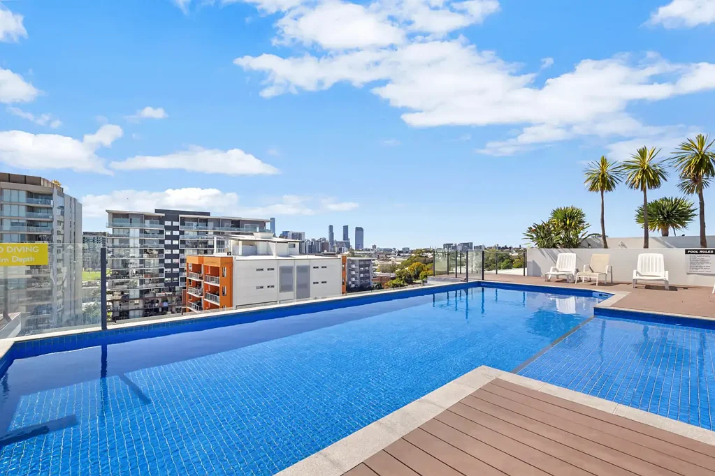 West End 1 Bedroom Modern Riverside Living with Walking Distance to Everything!
