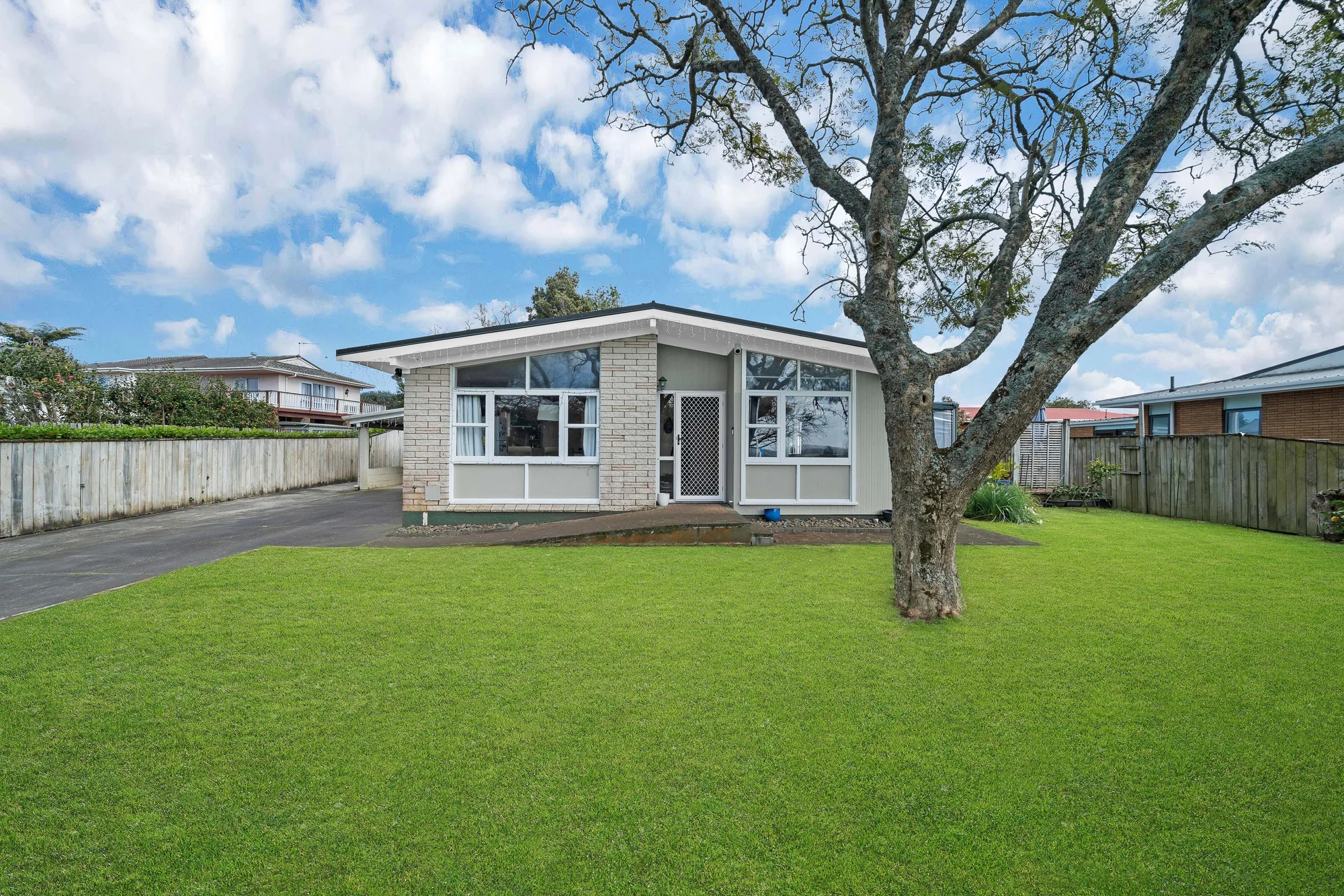Pukekohe 4 Bedroom Retro Character Meets Family Sized Potential