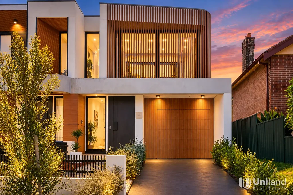 West Ryde 5ਬੈੱਡਰੂਮ Elegant Family Luxury with Resort-Style Pool & Effortless Indoor-Outdoor Living
