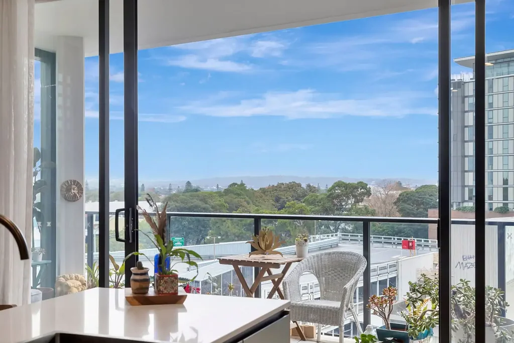 Newcastle West 2 Slaapkamer The ONE You Have Been Waiting For, Book Your Private Inspection Now
